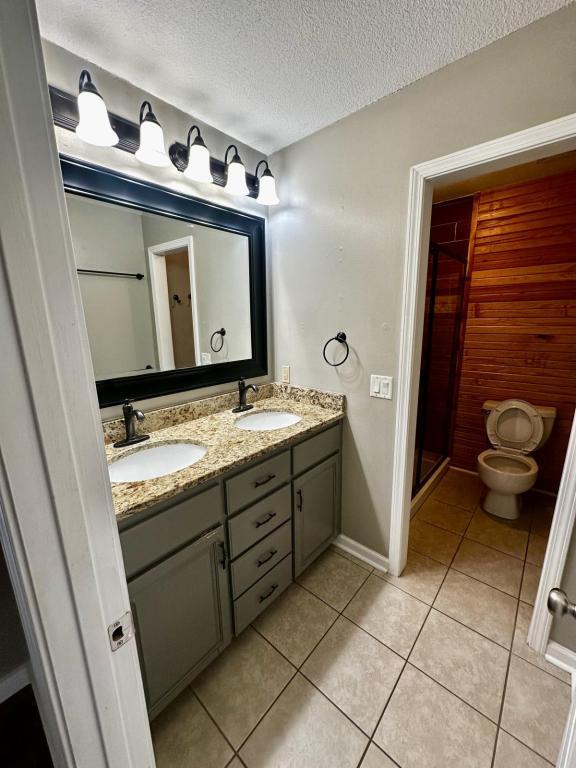 Building Photo - 607 Chickasaw Rd