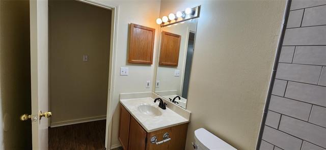 Building Photo - 2204 Turf Club Dr