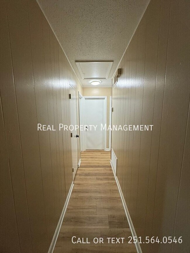 Building Photo - 6559 Athey Ct