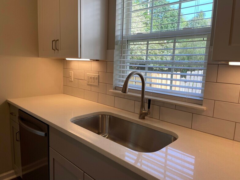 Building Photo - 6200 Trevor Simpson Dr