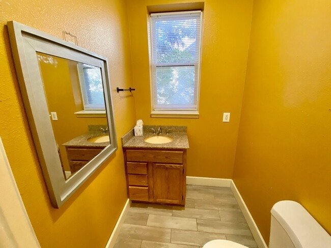 Building Photo - Stylish LowerTown Loft Living in the Heart...