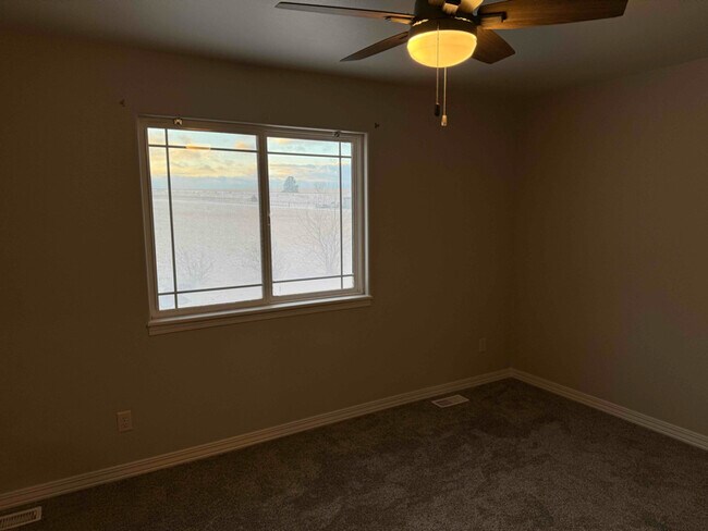 Building Photo - 4 Cedar Waxwing Rd