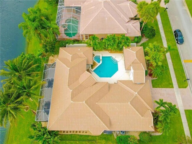 Building Photo - 20107 Ocean Key Dr