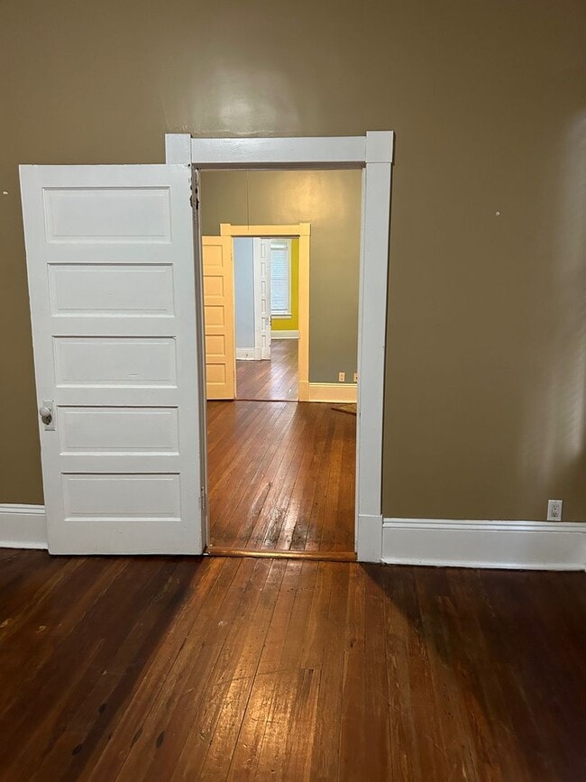 Building Photo - Savannah 1ST Floor of Duplex on Whitaker Street @ 34th-Near Forsyth Park