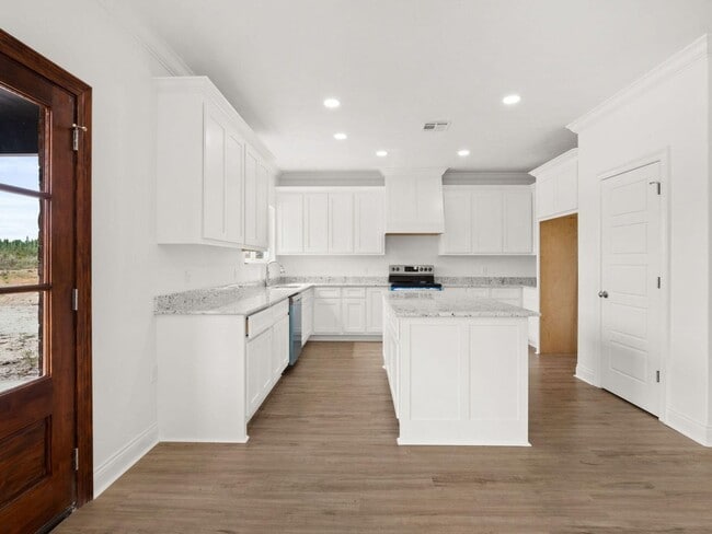 Building Photo - 748 Lockhart Cutoff Rd