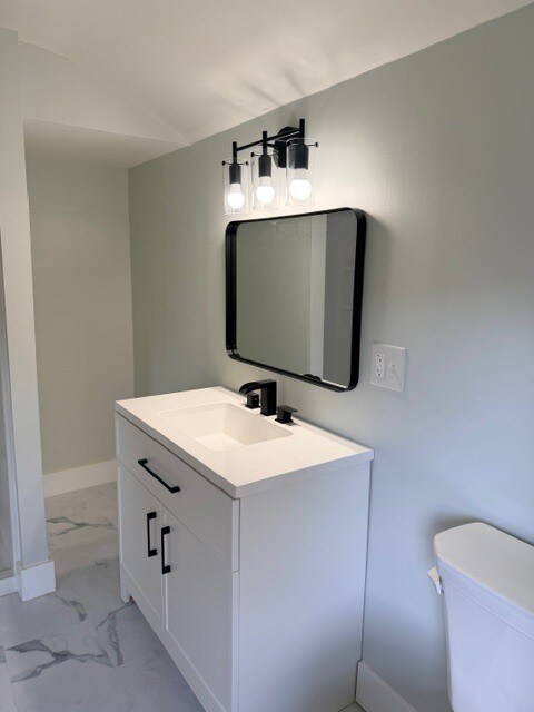 Building Photo - 133 Woodbury St