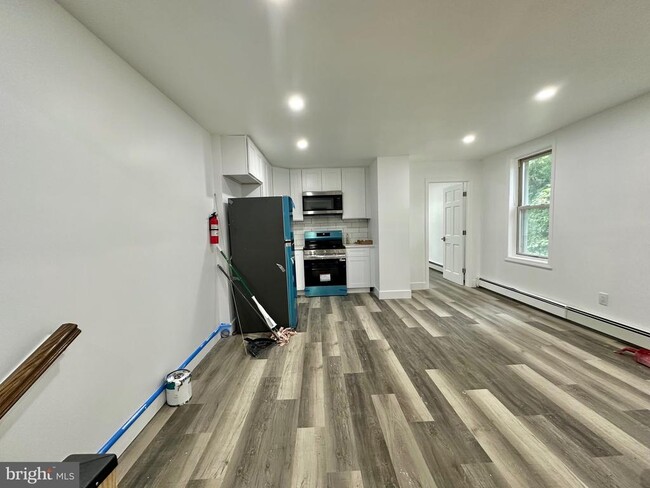 Building Photo - 104 New Rose St