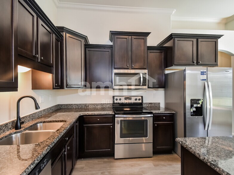 Building Photo - 90 Laurel Cove