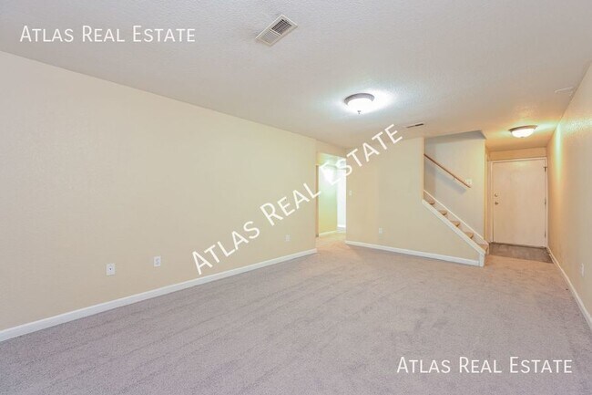 Building Photo - 3 Bedroom 2 Bath with laundry and finished...