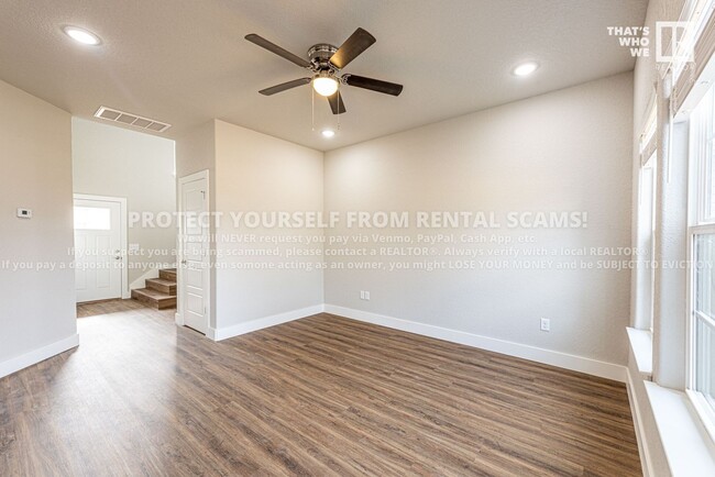 Building Photo - 3102 SW Garrison Ln