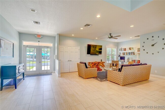 Building Photo - 5799 NE Island Cove Way