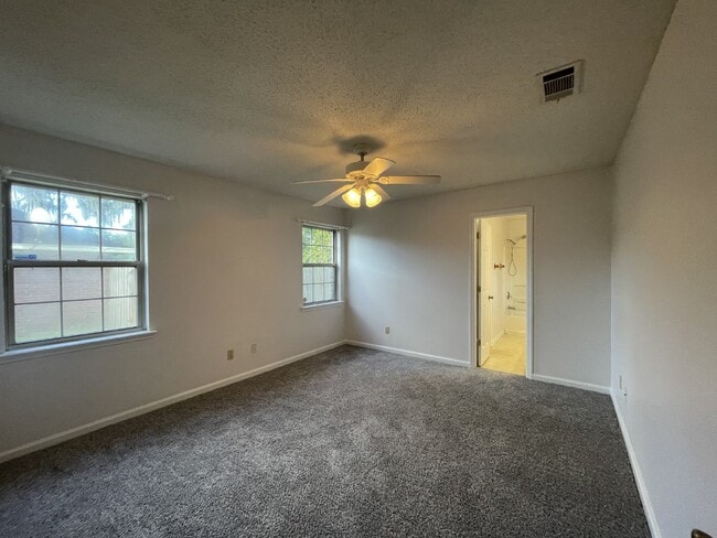 Building Photo - Home For Rent