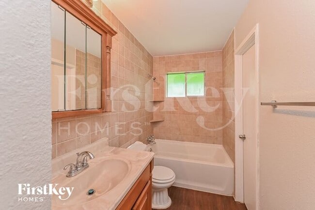 Building Photo - 12811 Claygate Dr