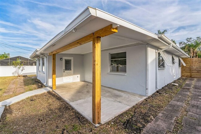 Building Photo - 500 Randolph Rd
