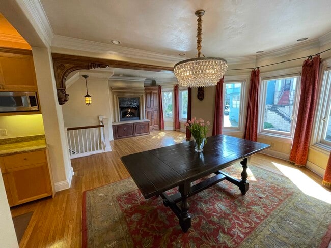 Building Photo - 408 Lombard St