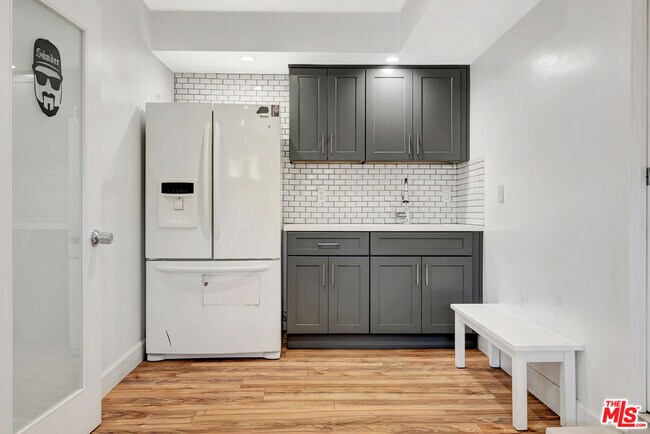 Building Photo - 6324 Geyser Ave