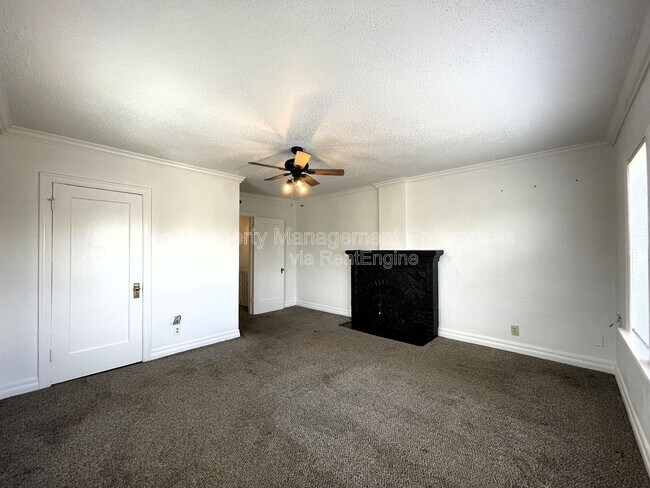 Building Photo - 735 NE 14th St