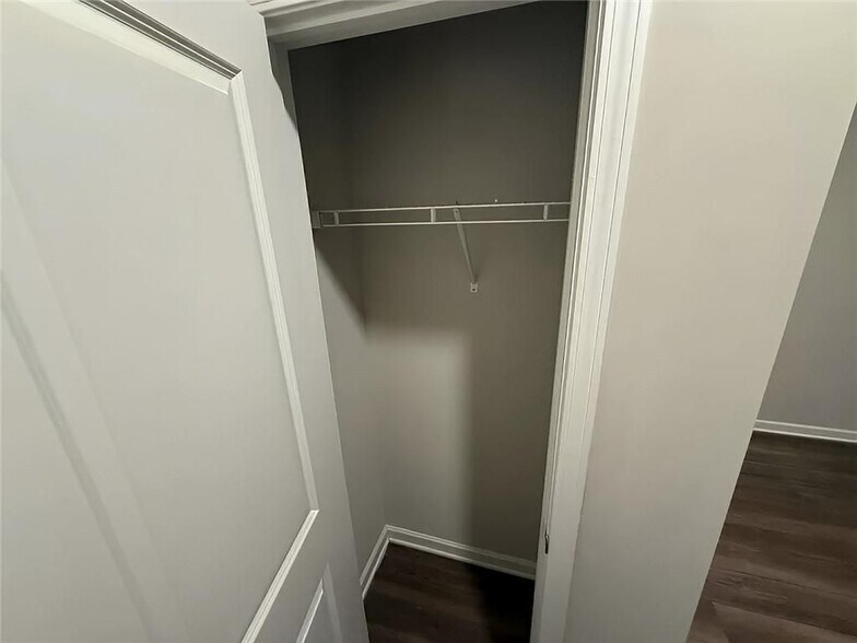 Building Photo - 4245 Essex Pond Wy