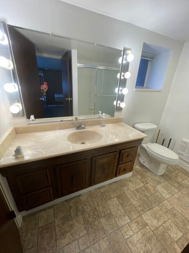 Building Photo - 236 Lomas Cantadas