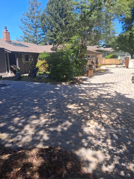 Building Photo - 132 Ardith Dr