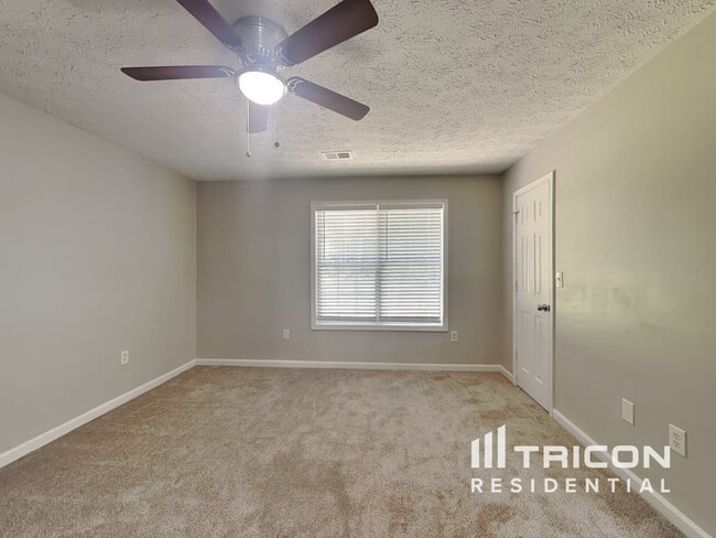 Building Photo - 130 Cross Creek Dr
