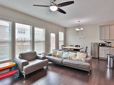 Building Photo - 636 Sunset Park Dr