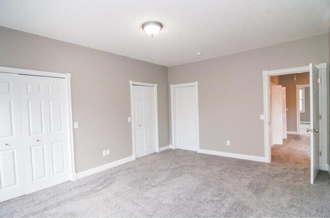 Building Photo - 342 Park Dr