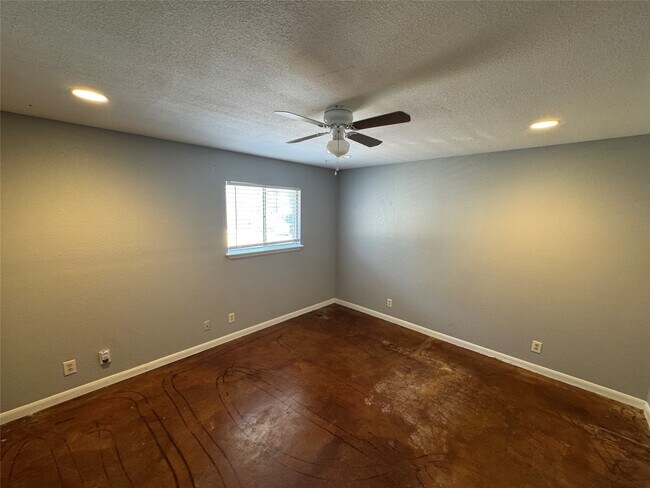 Building Photo - 3428 Willowrun Dr
