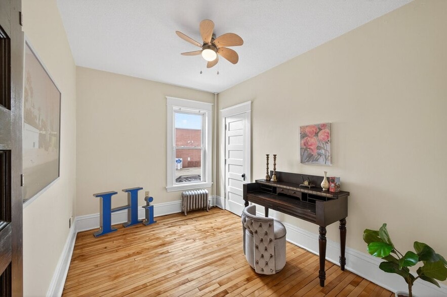 Building Photo - 722 Grand Ave