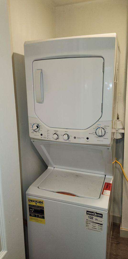 Building Photo - 413 Prairie Rd