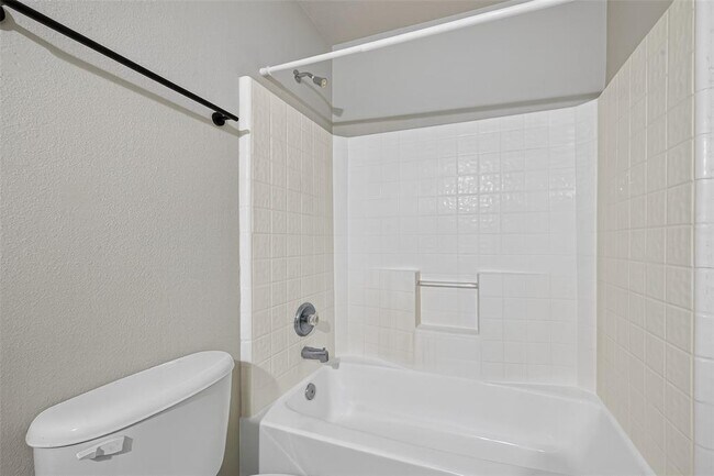 Building Photo - 16854 Pine Castle Dr