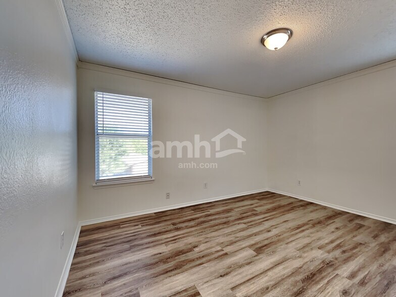 Building Photo - 7417 Marsland Ln