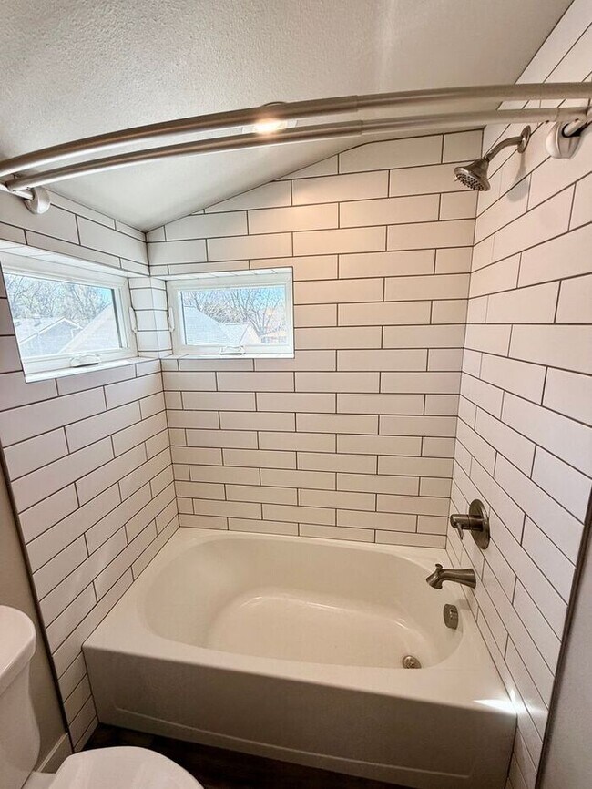 Building Photo - Modern Home in Heart of Old Town Fort Collins!