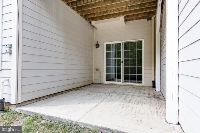 Building Photo - 2119 Split Creek Ln