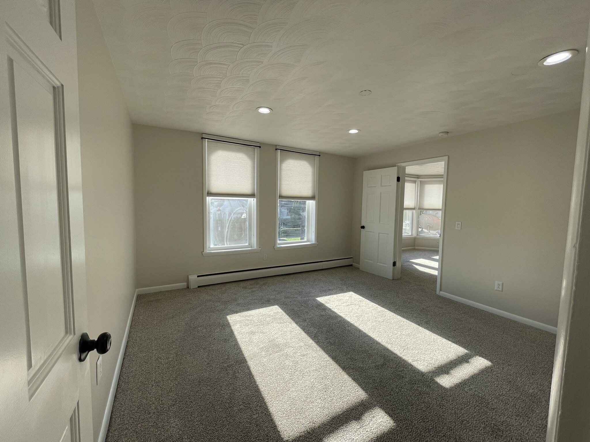 Building Photo - 4359 Lake Ave