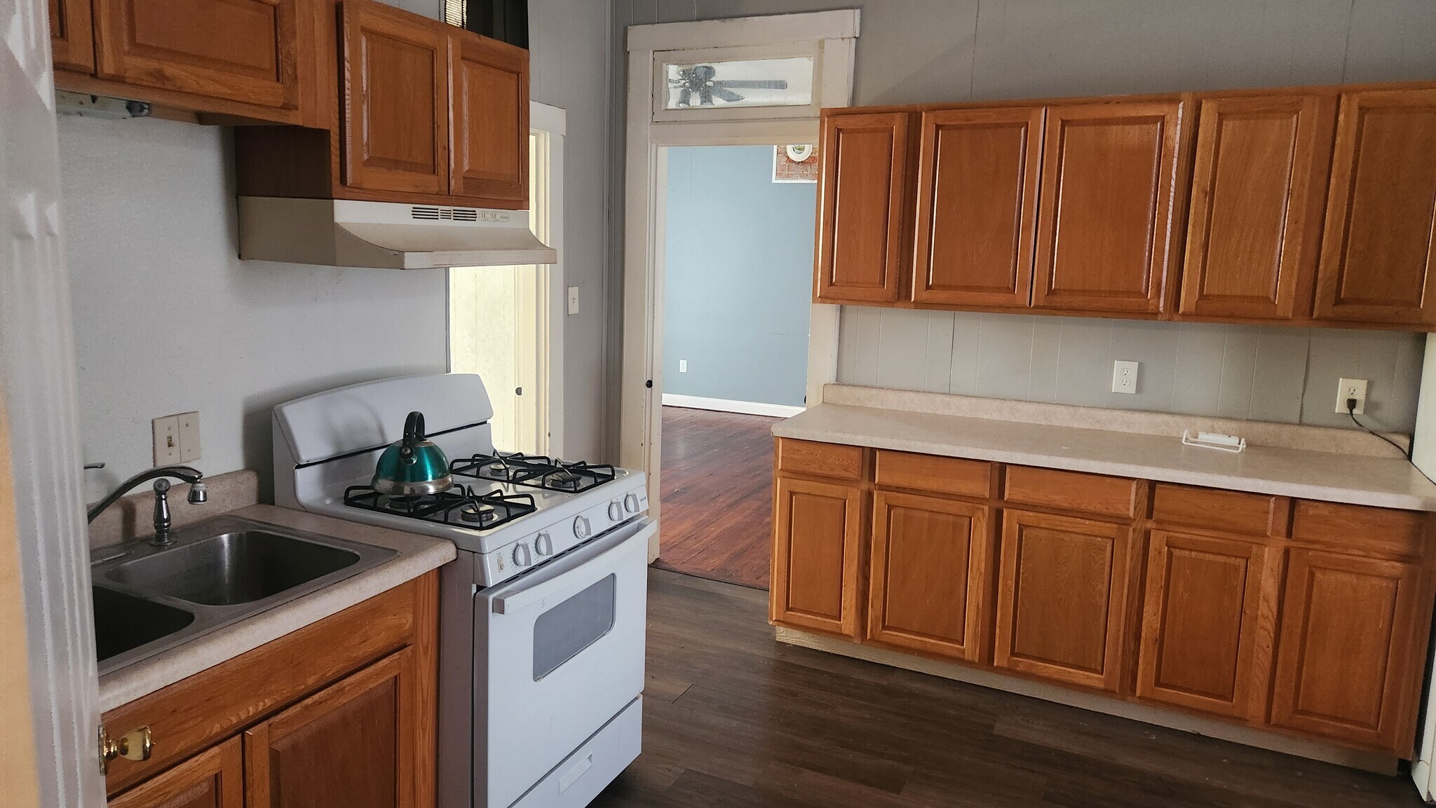 Building Photo - 105 Cedar St