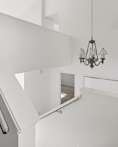 Building Photo - 298 S Staci Ct