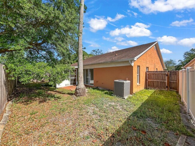 Building Photo - Move-In Ready 3 Bed | 2 Bath Home in Prime Tampa Location