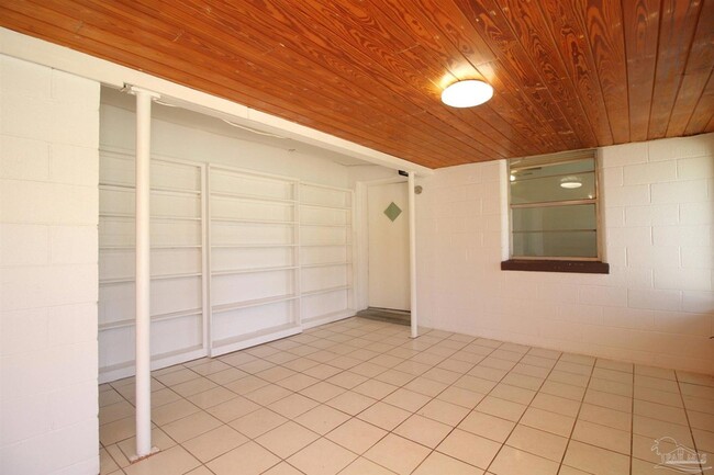 Building Photo - 86 S Madison Dr