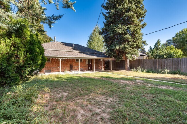 Building Photo - 3011 Dexter St