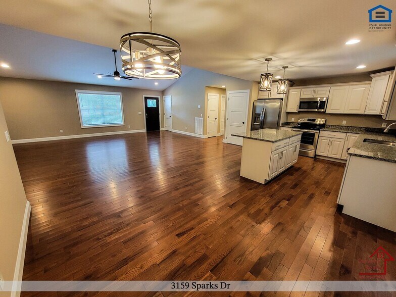 Building Photo - 3159 Sparks Dr