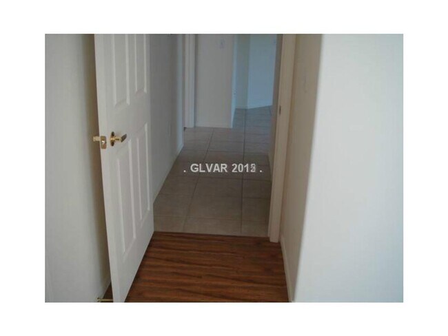 Building Photo - Nice 2-Bedroom Condo in a Guard-Gated Comm...