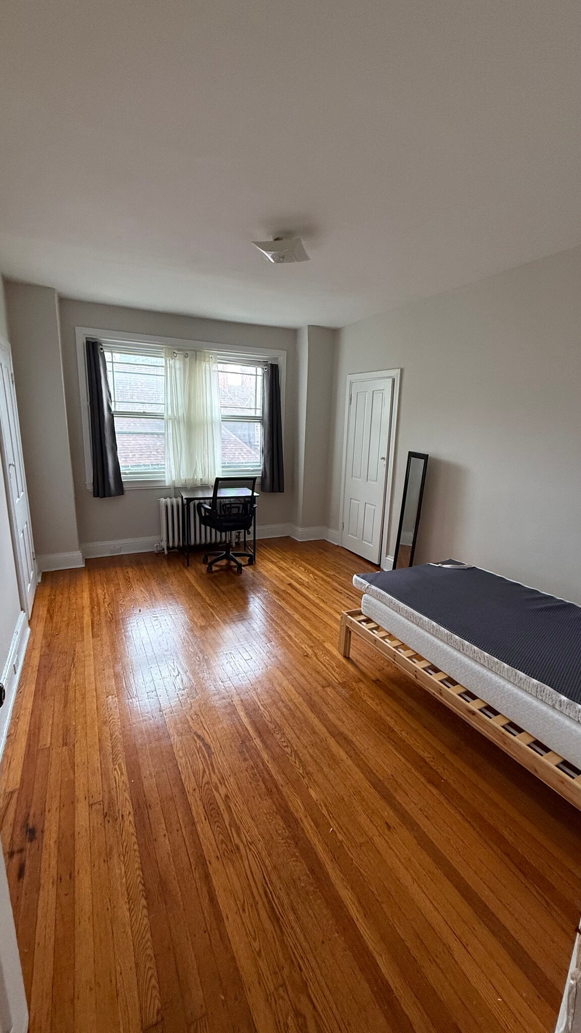 Building Photo - 318 S 42nd St