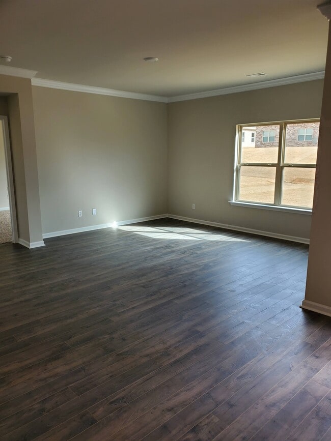 Building Photo - 235 Ivyleaf Dr