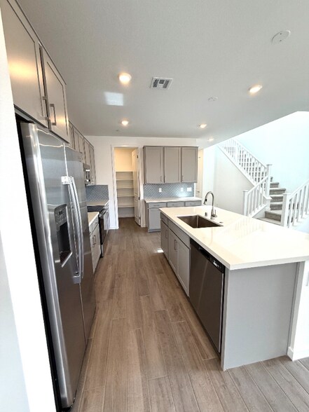 Building Photo - 1423 Song Lark Ln