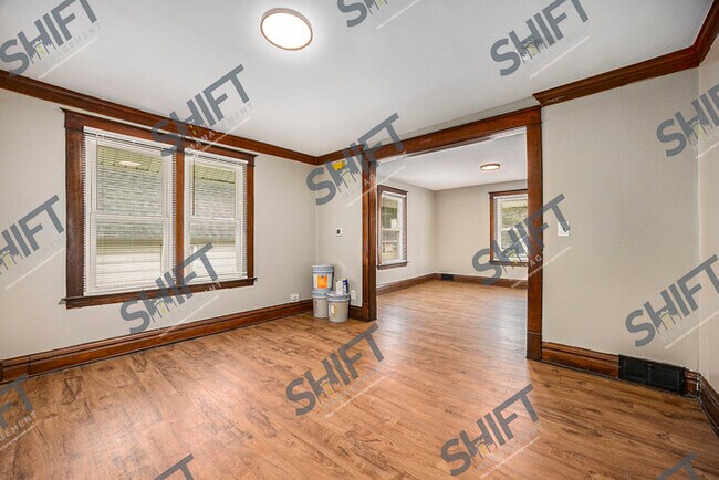 Building Photo - 218 Page St NE