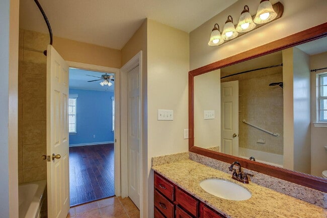 Building Photo - Charming 3 Bedroom Oasis on 2.5 Acres!