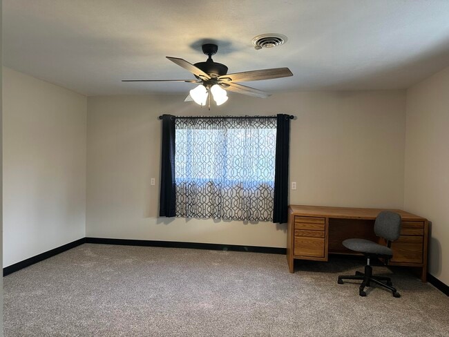 Building Photo - 260 John The Diver Trail