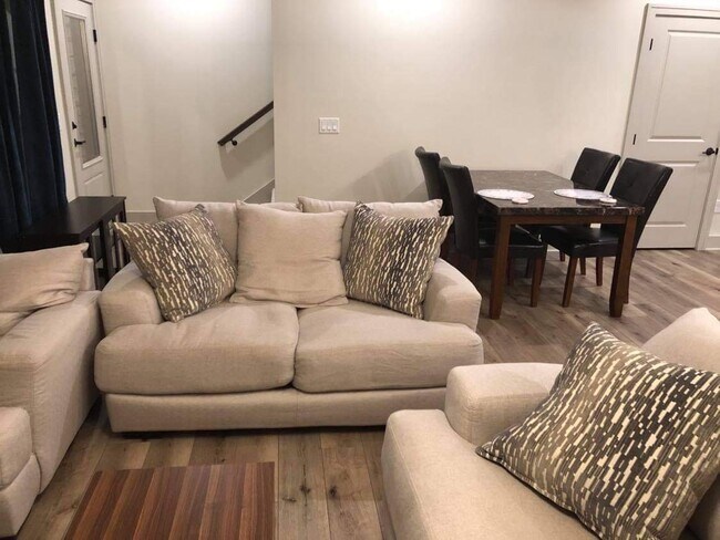 Building Photo - 6460 Galleria Dr