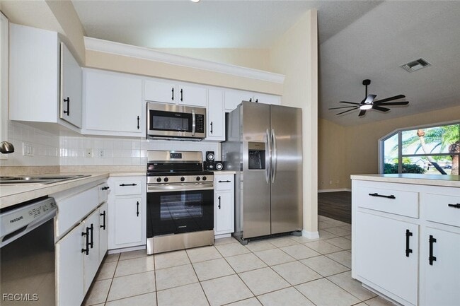 Building Photo - 132 SE 19th Terrace